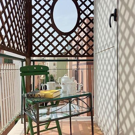 Relax Rome With 2 Balconies - 2 Bedroom Flat, 3Rd Floor With Lift, High Comfort, Quite, A Walk From Urban Train Station Gemelli And Metro A Stops Battistini & Cornelia Connecting To Center In 20 Minutes, 2 Steps From Bus Stop, Cycle Path, Groceries Roma Exterior foto